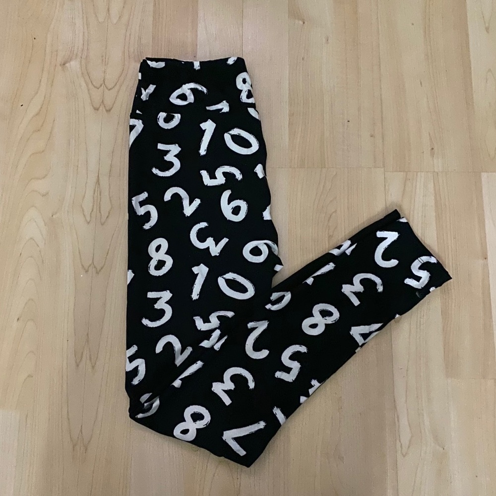 Number patterned leggings